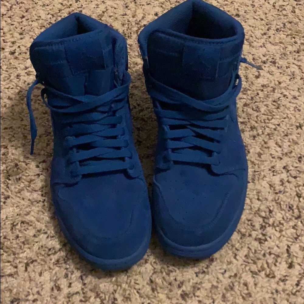 Jordan 1 Retro “Royal” Suede